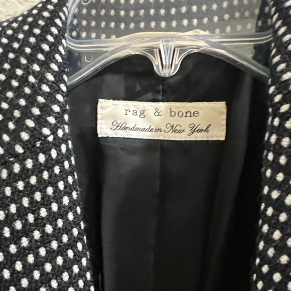 Used jacket in good condition, no rips, runs small - Picture 3 of 8